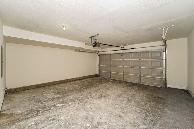Building Photo - 821 Nela View Rd