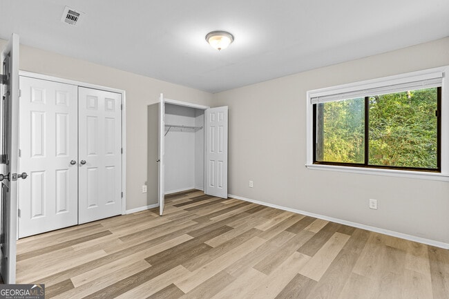 Building Photo - 6349 Holcomb Way