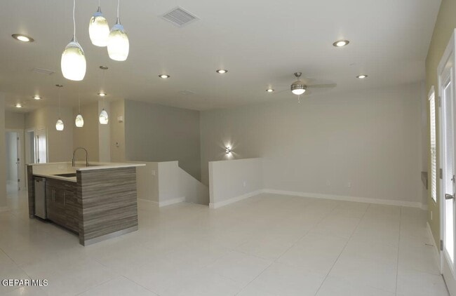 Building Photo - 5545 Buckley Dr