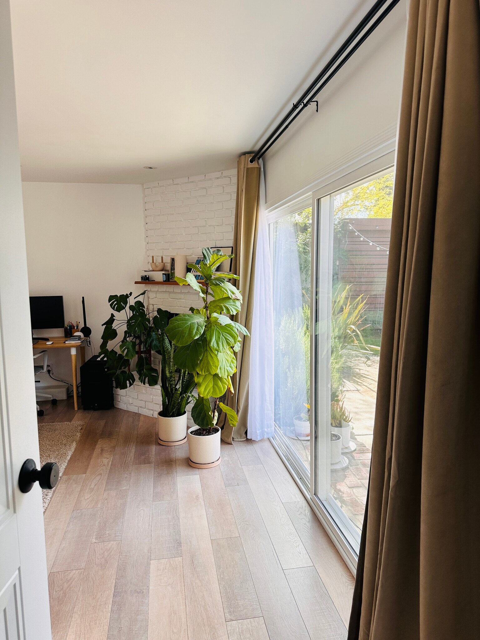 Building Photo - 2460 Glenrose Ave