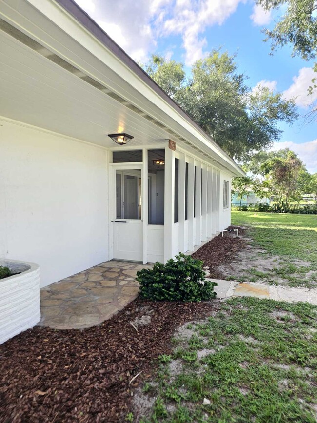 Building Photo - Charming 3-Bedroom Retreat with Spacious 1...