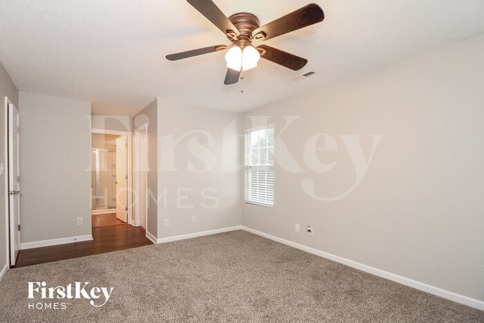 Building Photo - 275 Frontier Dr
