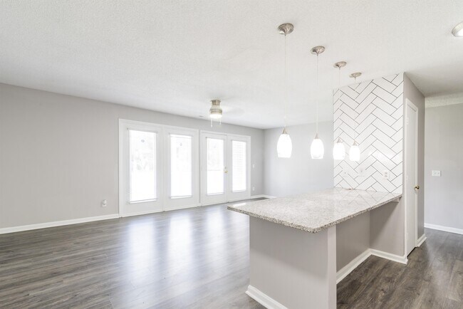 Building Photo - 6158 Meadow Rose Ln