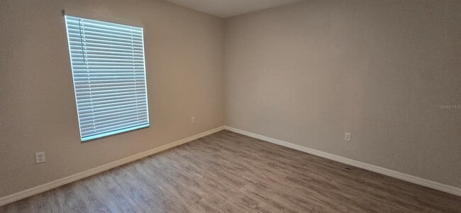 Building Photo - 33 Poplar Rd