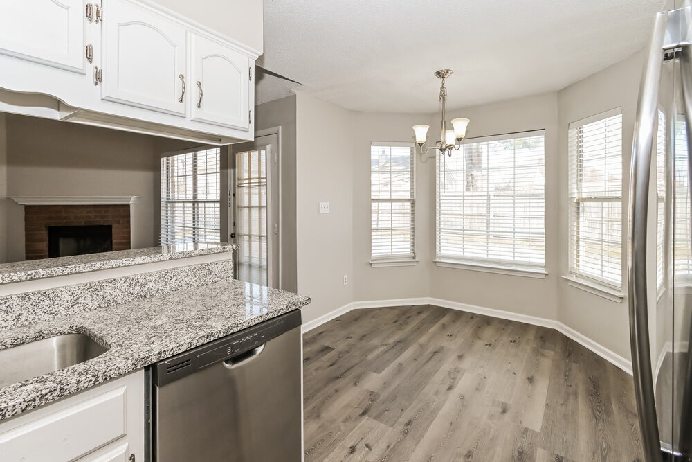 Building Photo - 7550 Roundleaf Dr