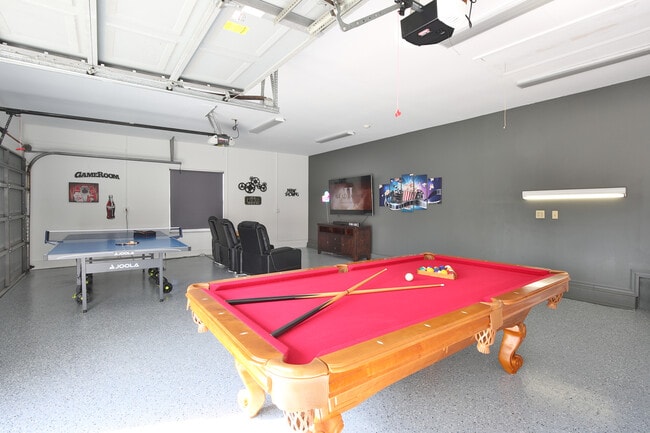 Building Photo - 927 80th St NW