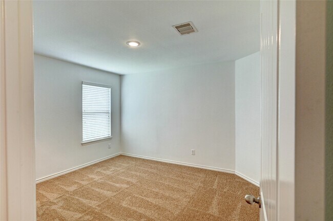 Building Photo - 9230 Mission Arbor Ln