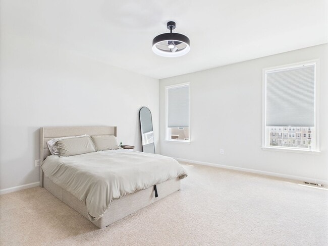 Building Photo - 642 Brookwood Glen Terrace