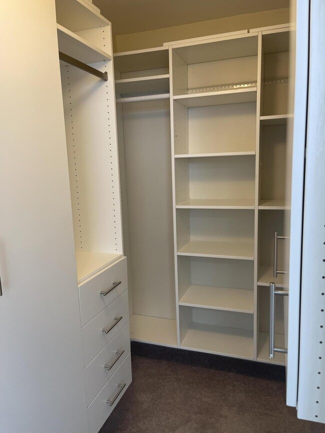 Building Photo - 1743 Village Blvd