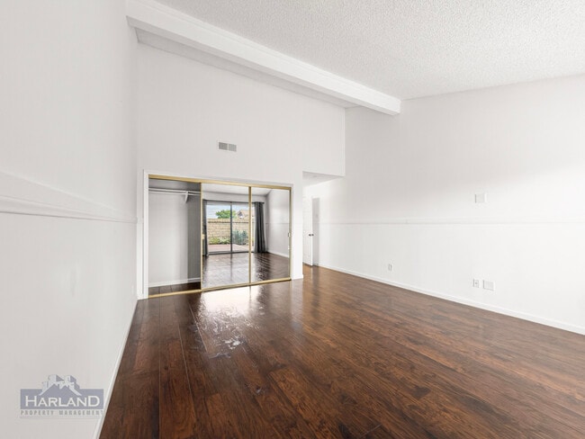 Building Photo - 5820 Caminito Cardelina