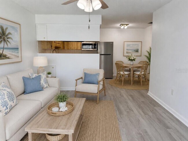 Building Photo - 4313 Tahitian Gardens Cir