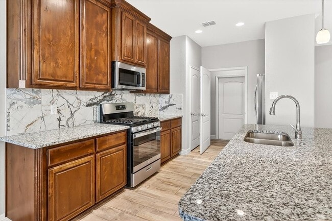 Building Photo - 2214 Cuarzo Dr