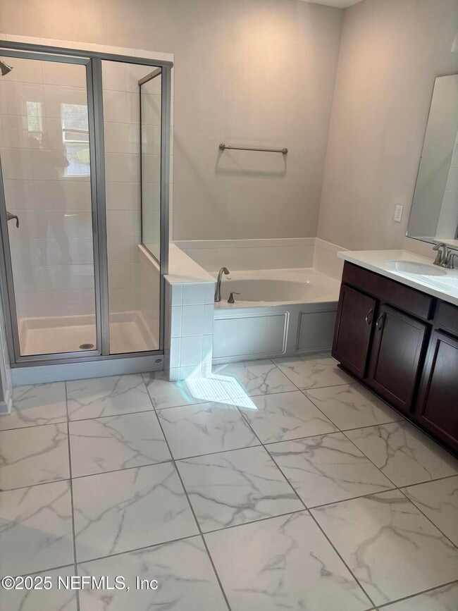 Building Photo - 12032 Bridgehampton Rd