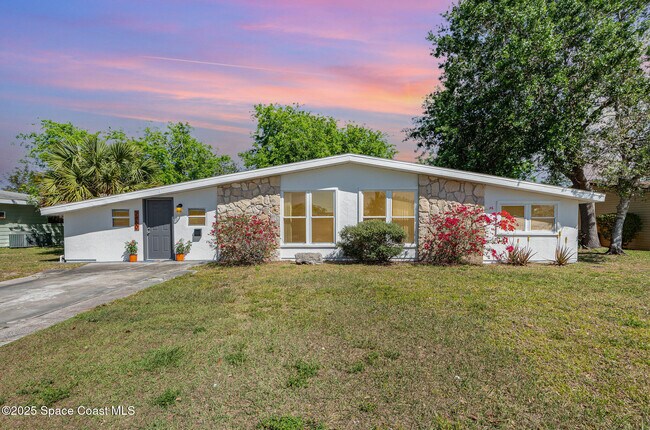 Primary Photo - 2880 Fountainhead Blvd