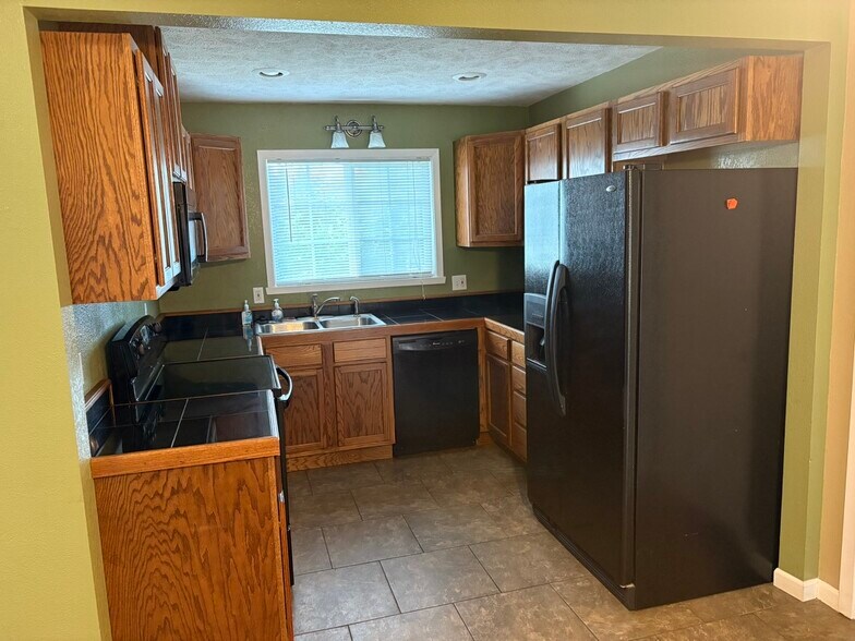 Building Photo - 1510 Luray Dr