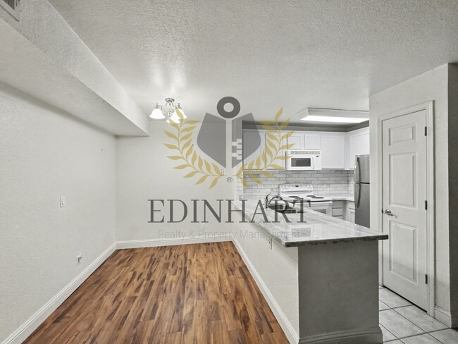 Building Photo - 2909 Huntington Blvd