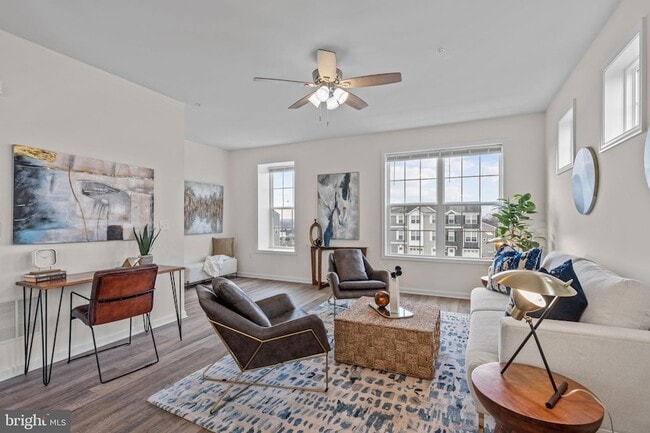 Building Photo - 2027 Ter Vw Ln