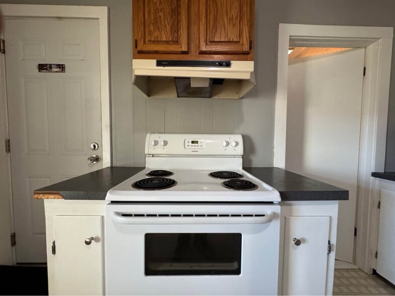 Building Photo - 16 Mentor St