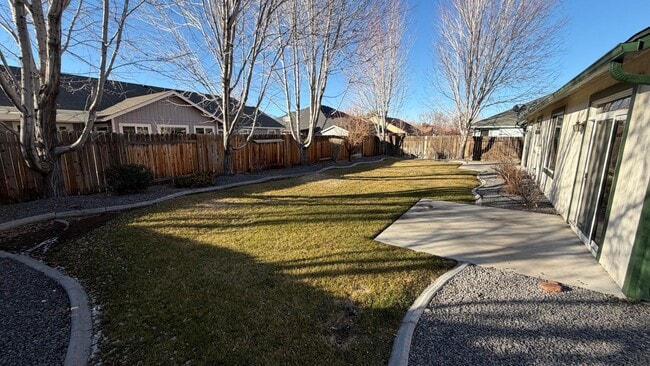 Building Photo - 3 bedroom, 2 bathroom house in Gardnerville