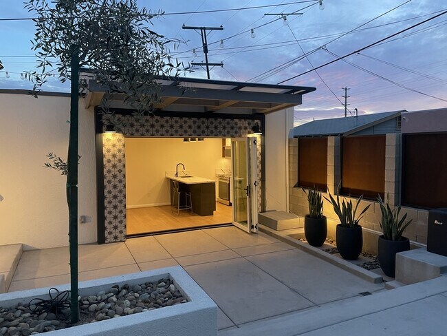 Building Photo - 3358 Bancroft St