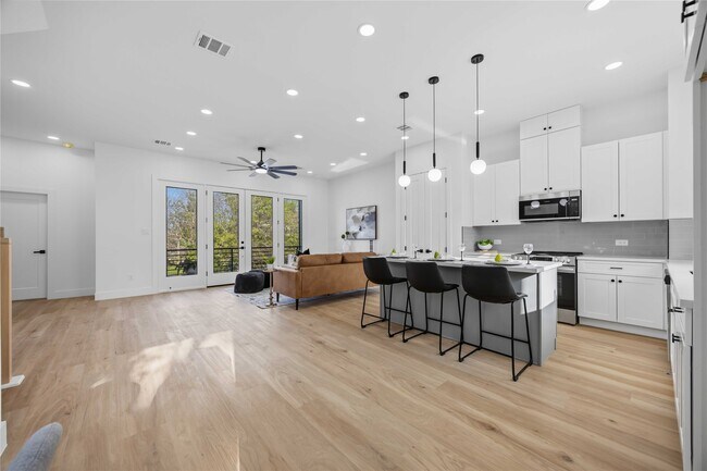 Building Photo - 2014 Yates St