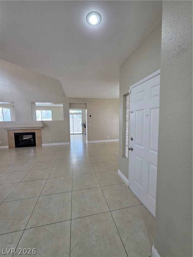 Building Photo - 2524 Silver Shadow Dr