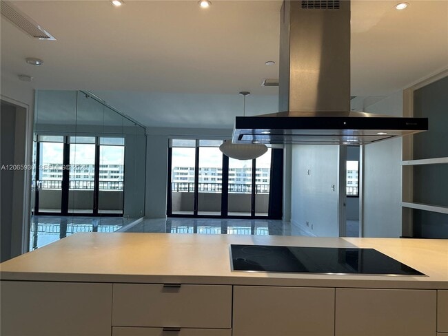 Building Photo - 251 Crandon Blvd