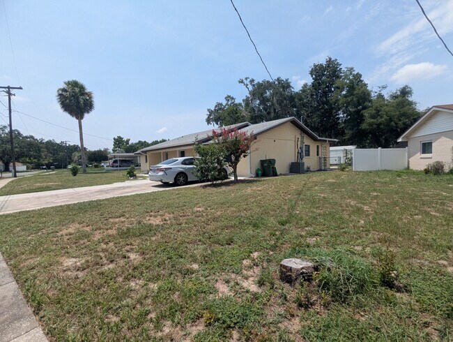 Building Photo - For Rent: 4 Bedroom, 3  Bathroom, Office/Den, Sunroom/Florida room, Large Shed, Huge backyard