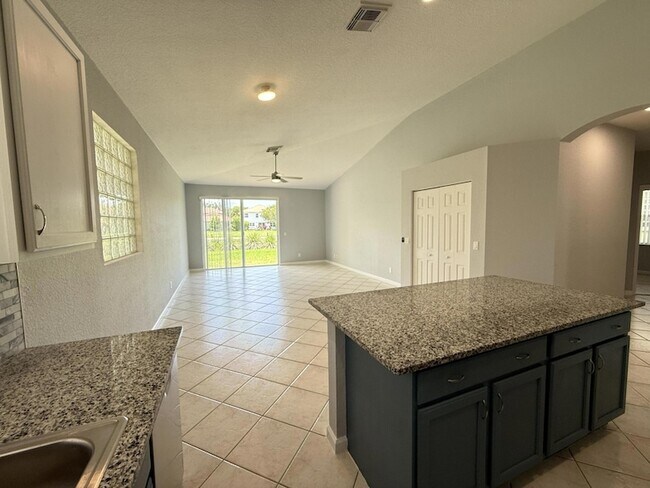 Building Photo - 9084 Silver Glen Way