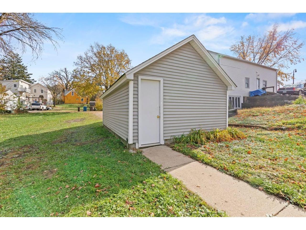 Building Photo - 120 2nd St N