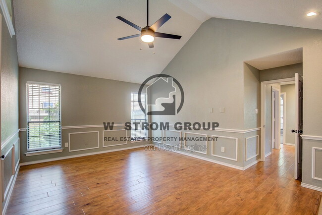 Building Photo - 3914 Meadow Dr