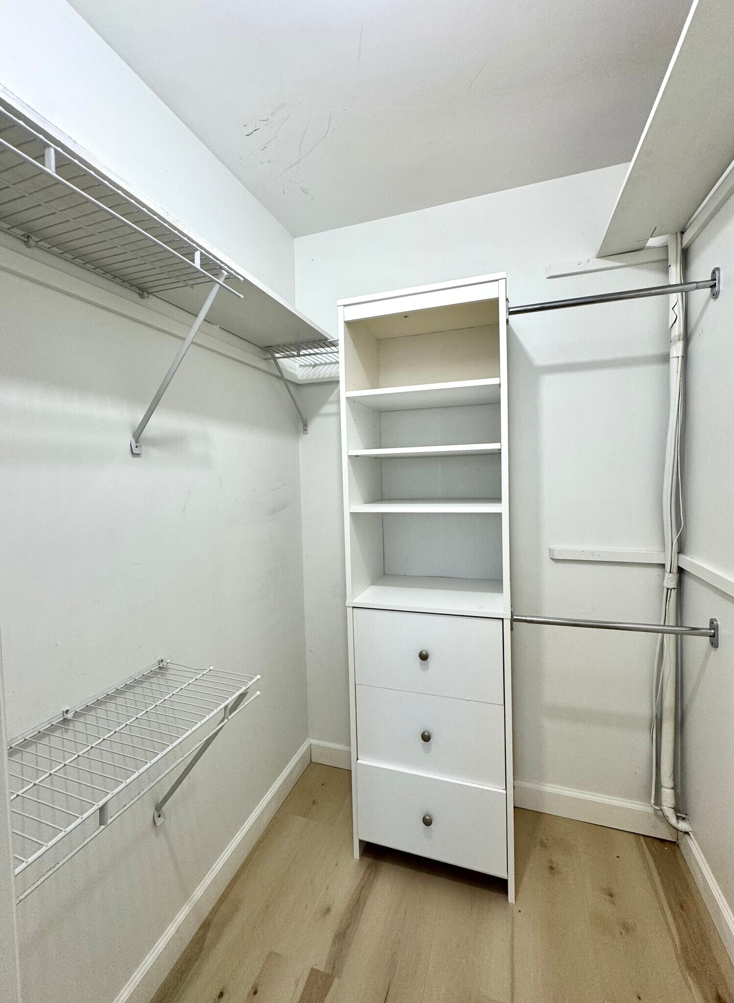 Closet - 1316 Graycreek Ln