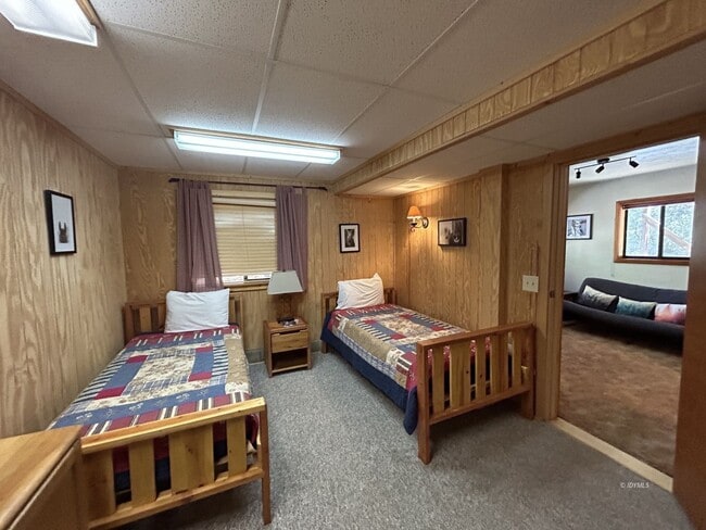 Building Photo - Solar 3 Bd/ 2 Ba. Single-Family Home Rental