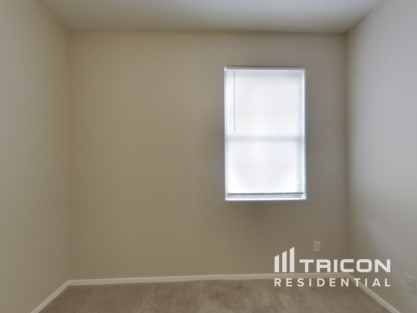 Building Photo - 6410 S 72nd Ln