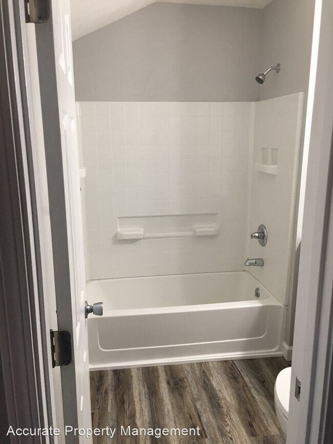 Building Photo - 3 br, 2 bath House - 4979 N 550 E