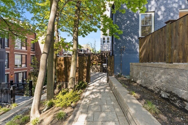 Building Photo - 46 Lancaster Terrace