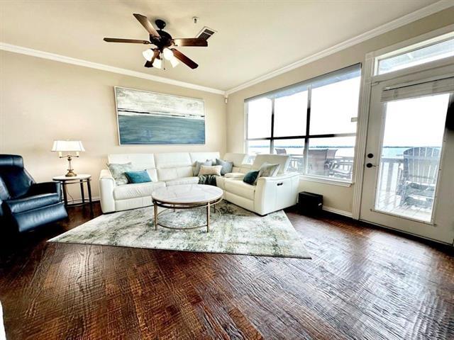 Building Photo - 402 Oakbrook Dr