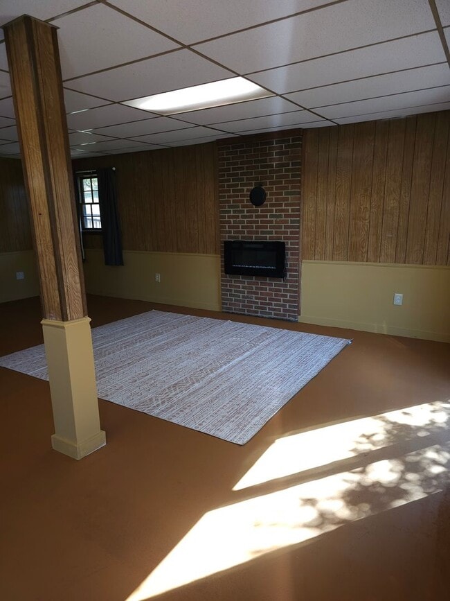 Building Photo - Ruckersville, -1 bedroom/1 bath, Terrace a...