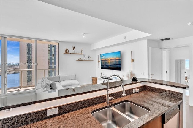 Building Photo - 300 S Biscayne Blvd