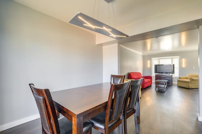 Building Photo - 3 Joyceton Terrace