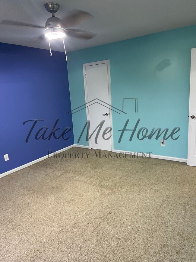 Building Photo - 3 Bedroom Basement Home in Kickapoo District!