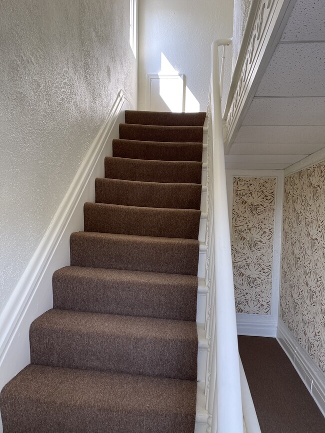 3rd floor staircase - 71 Locust St