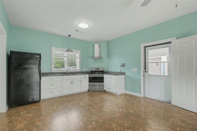 Building Photo - 50 Elder Dr