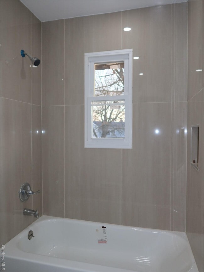 Building Photo - 528 Canary Pl