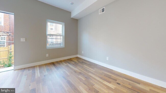 Building Photo - 5412 Delancey St
