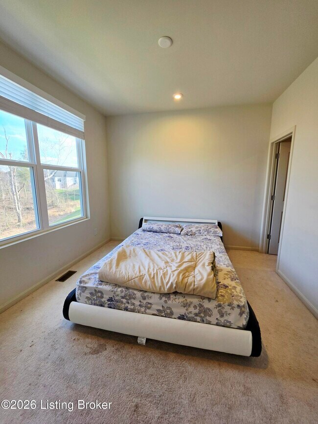 Building Photo - 17505 Shakes Creek Dr