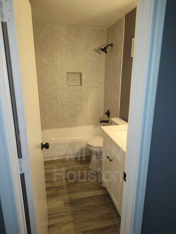 Building Photo - 2687 Gessner Rd