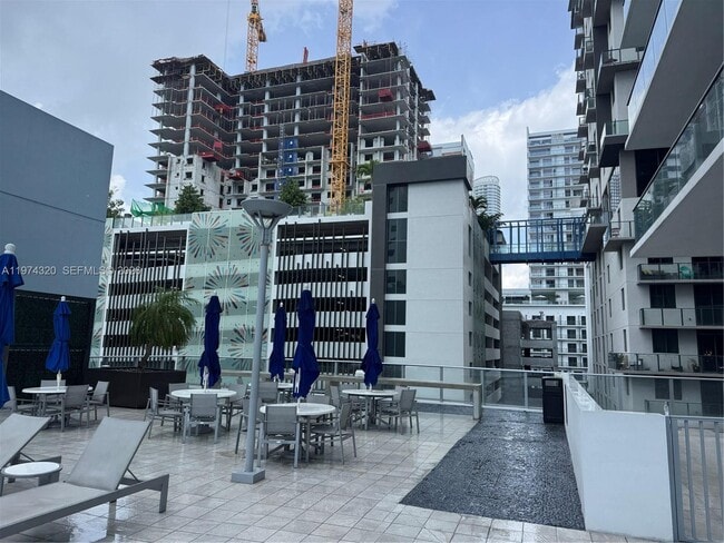 Building Photo - 1010 SW 2nd Ave