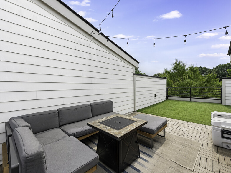 Rooftop Terrace - 2349 Wesley Village Rd