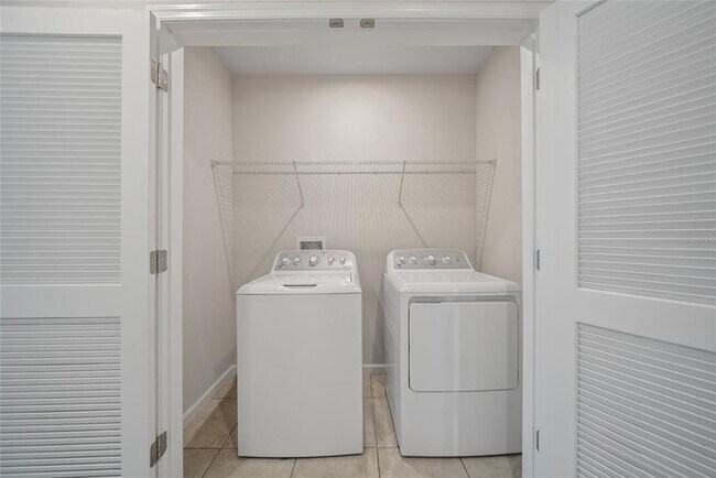 Building Photo - 489 Panaro Ln